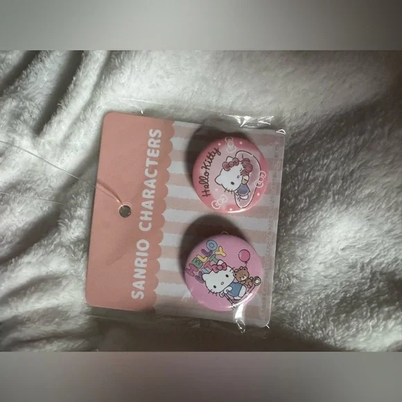 HELLO KITTY-Imported (NWT) Women's White & Pink Plush Shorts - Picture 3 of 12